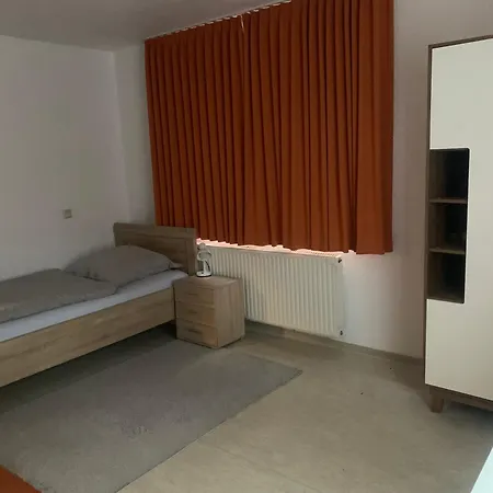 Monteure&handwerker Einfach, Unkompliziert Und Preiswert In Privatunterkunft *