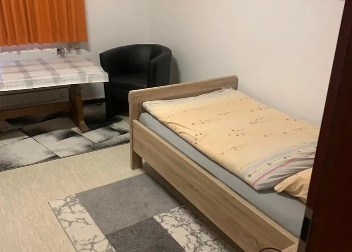 Monteure & Handwerker Einfach, Unkompliziert Und Preiswert In Quarto em Acomodações Particulares Alsfeld